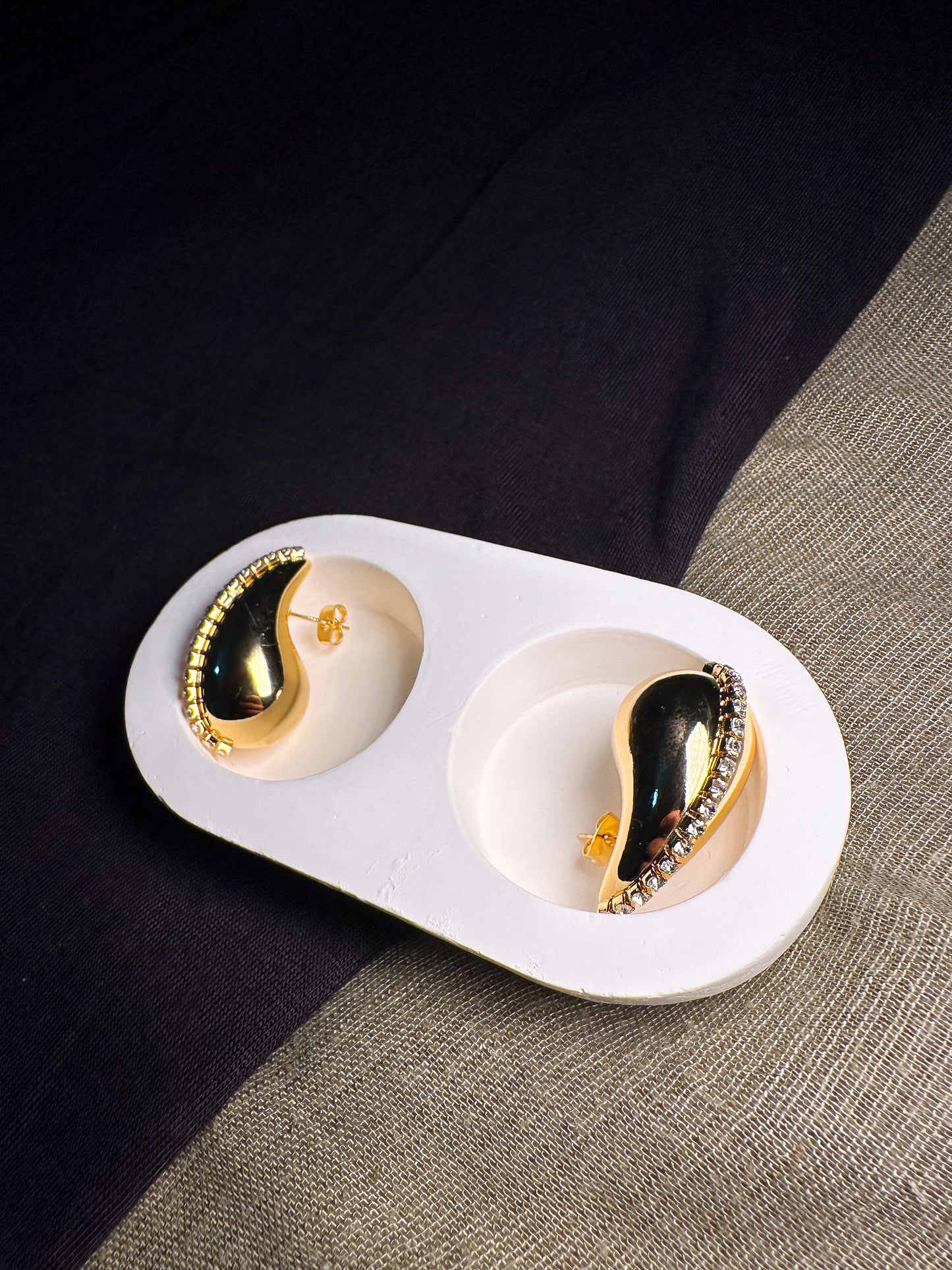 Boinkstone - Çelik Damla Form 14k Gold Taşlı Kaplama Küpe
