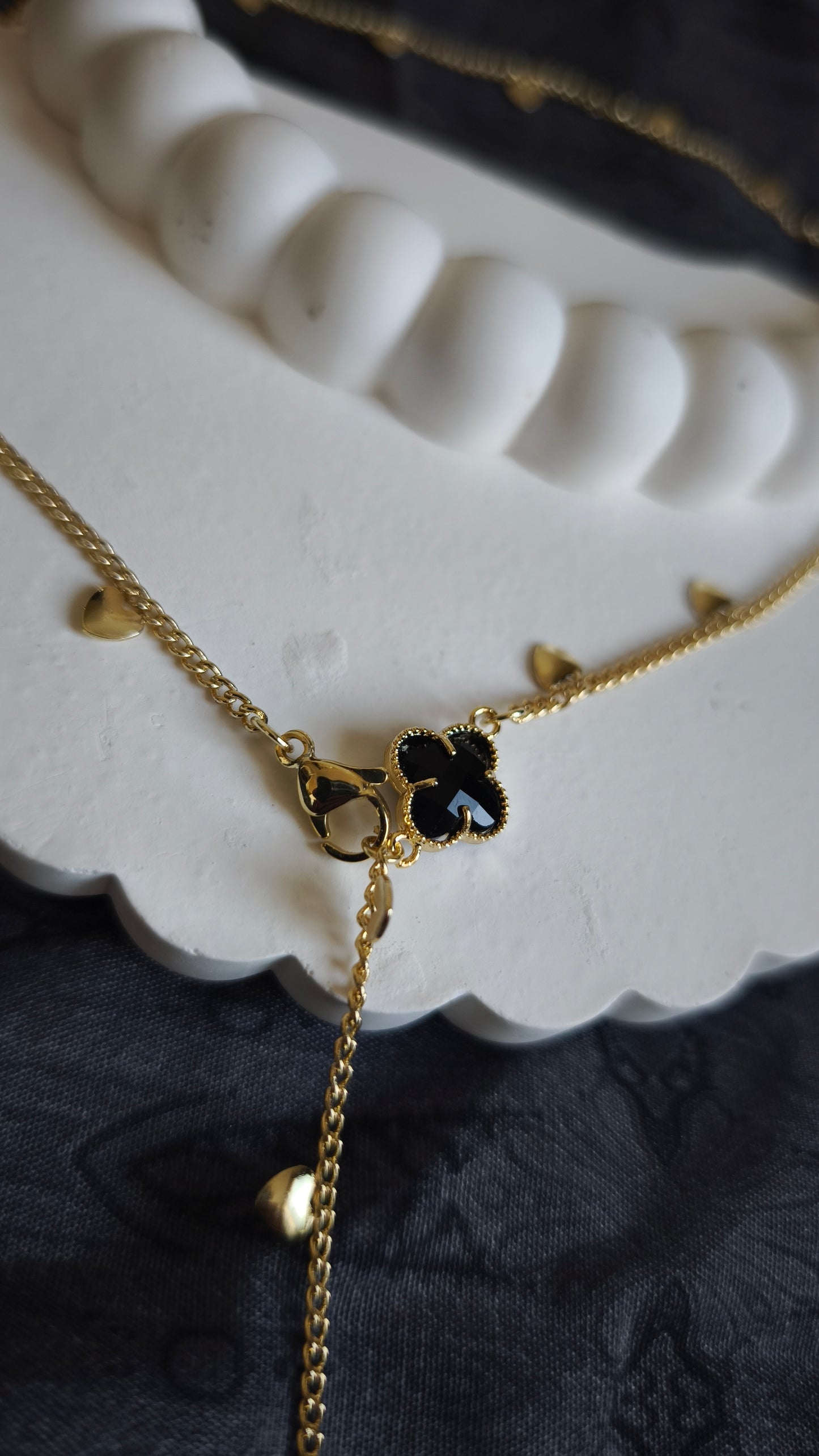 beauty of black - Siyah Yoncalı Gold Y kolye